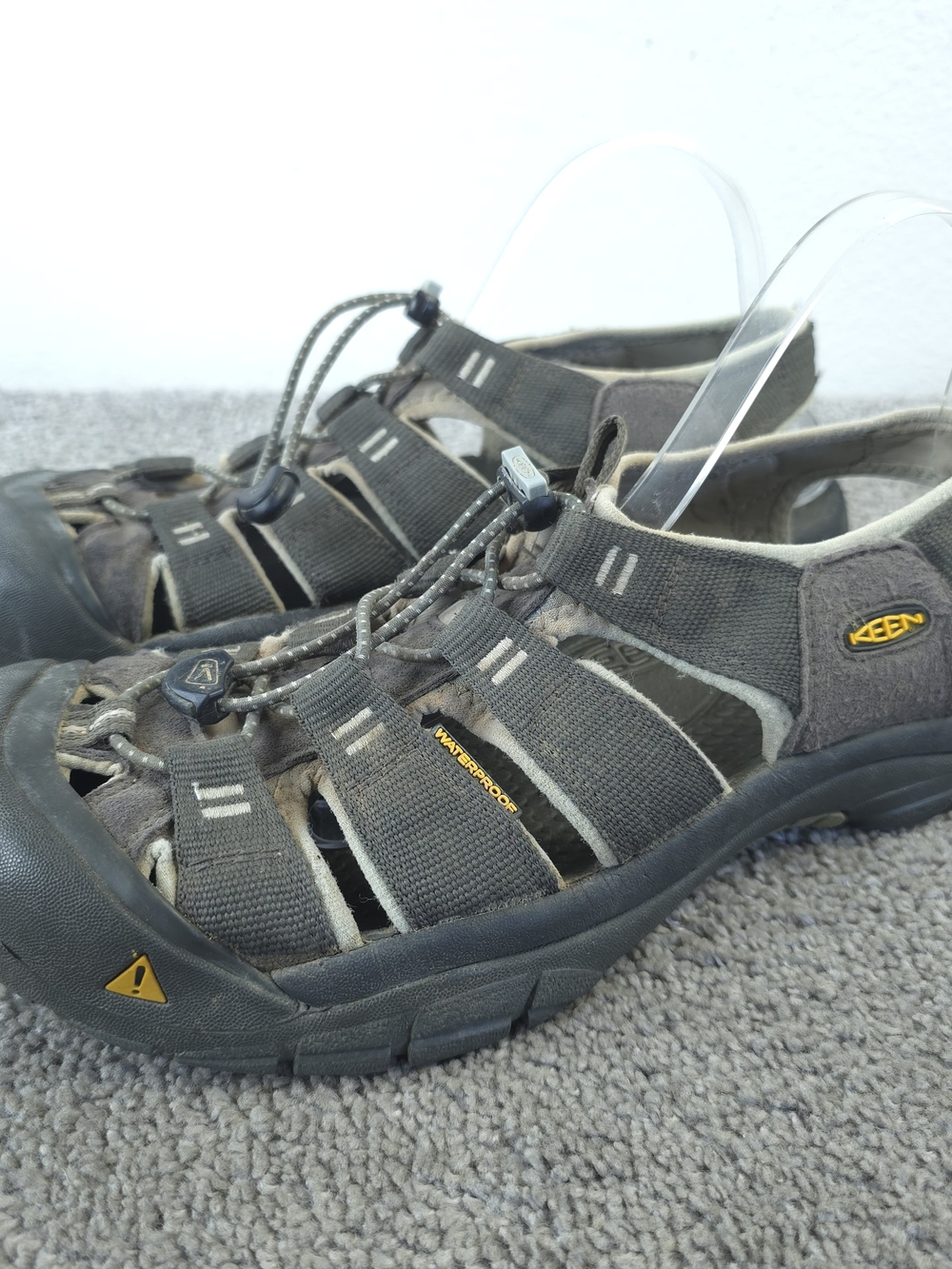 KEEN Newport H2 Waterproof Hiking Sandals Mens Size 10 Shoes Gray Beach Summer